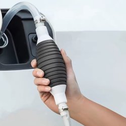 پمپ دستی بنزین و مایعات به همراه شلنگ و 2 بست فلزی